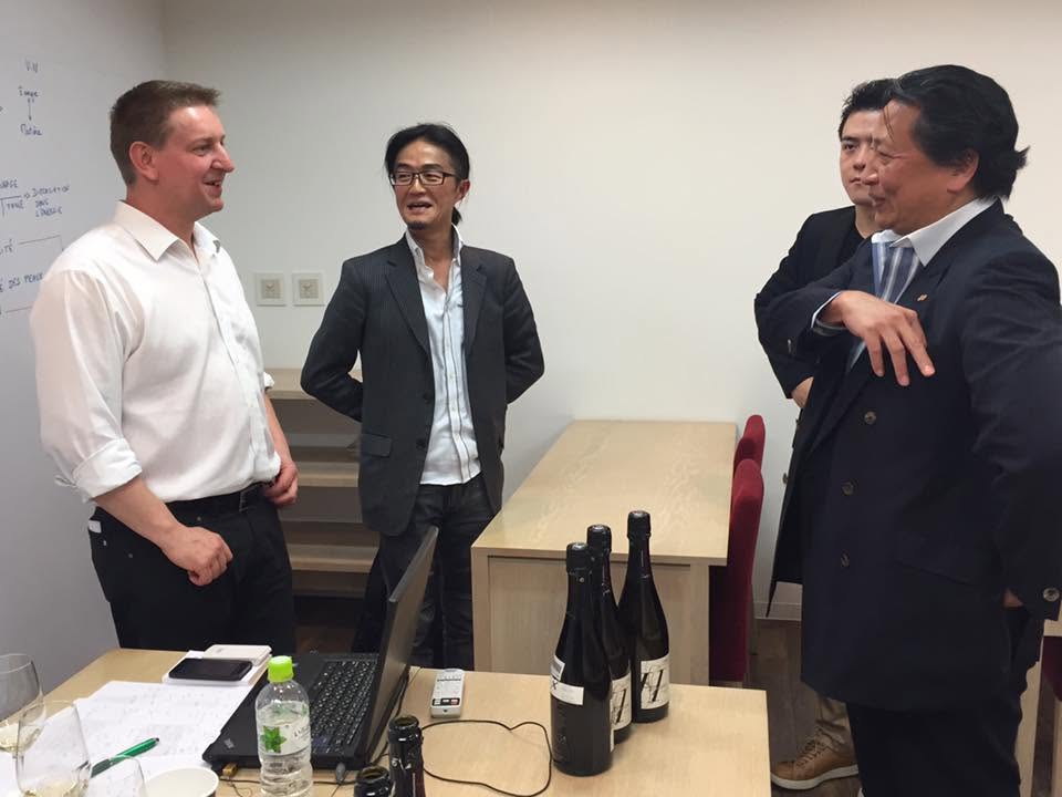 Photo-Franck-PASCAL-en-fin-de-Seminaire-au-Japon-4-Novembre-2016-Academie-du-Vin